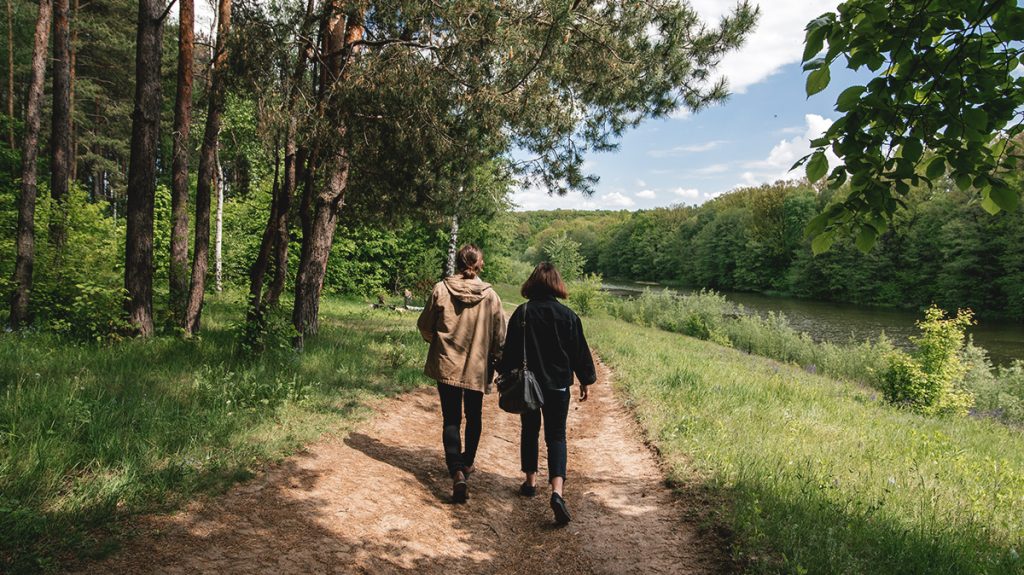 Timp petrecut afară: care sunt beneficiile reale pentru sănătate